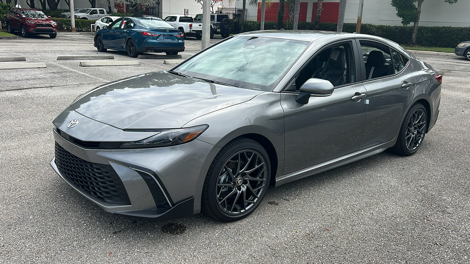 2025 Toyota Camry SE 3