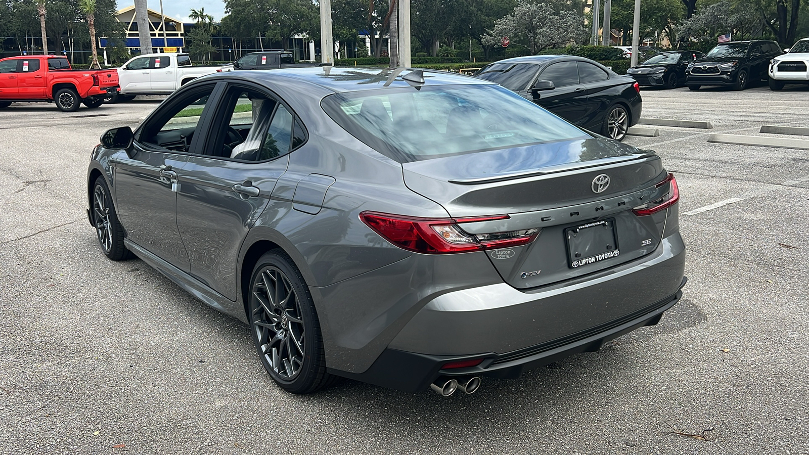 2025 Toyota Camry SE 5