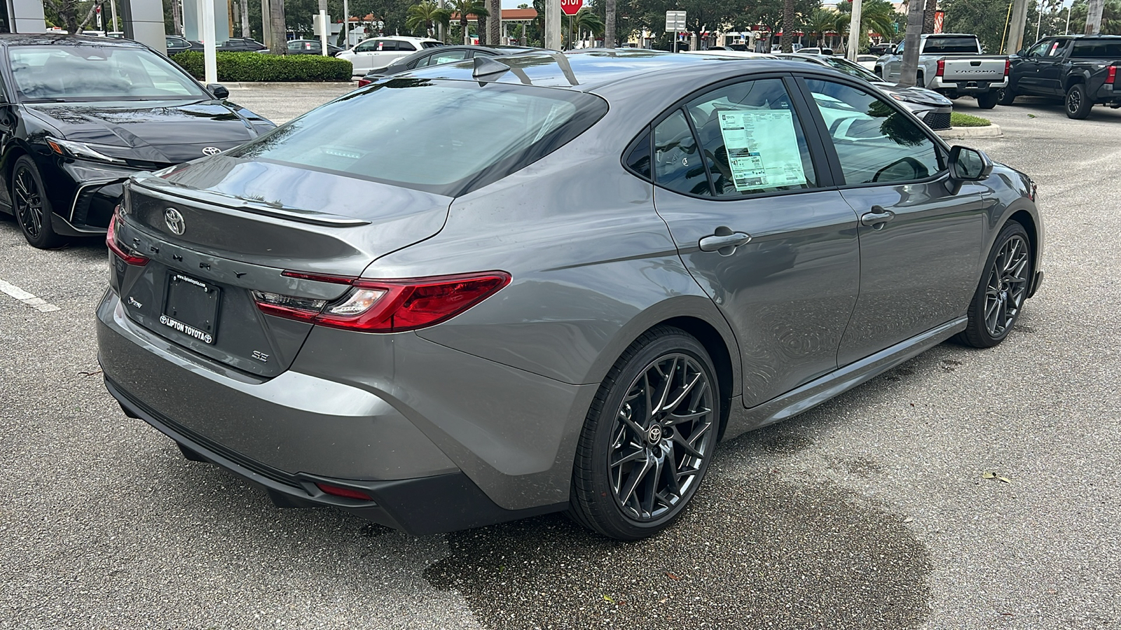 2025 Toyota Camry SE 10