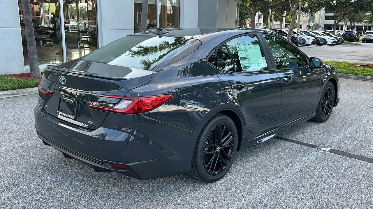 2025 Toyota Camry SE 10