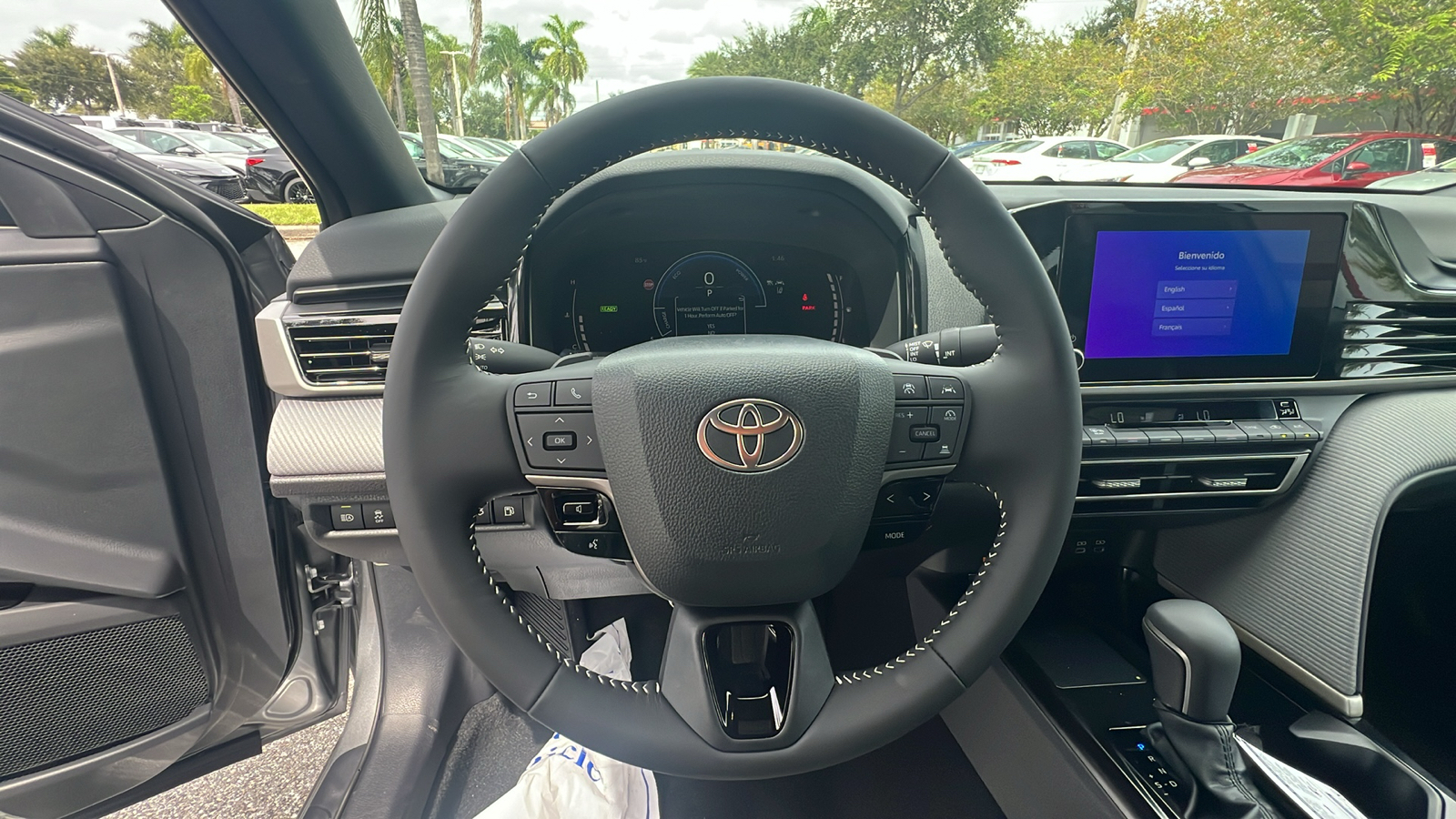 2025 Toyota Camry SE 19