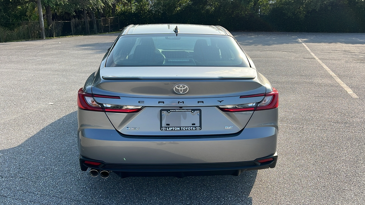 2025 Toyota Camry SE 6