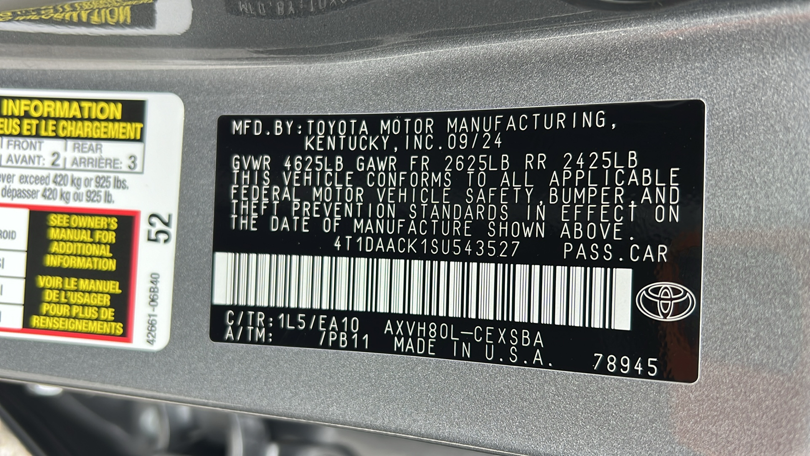 2025 Toyota Camry SE 23