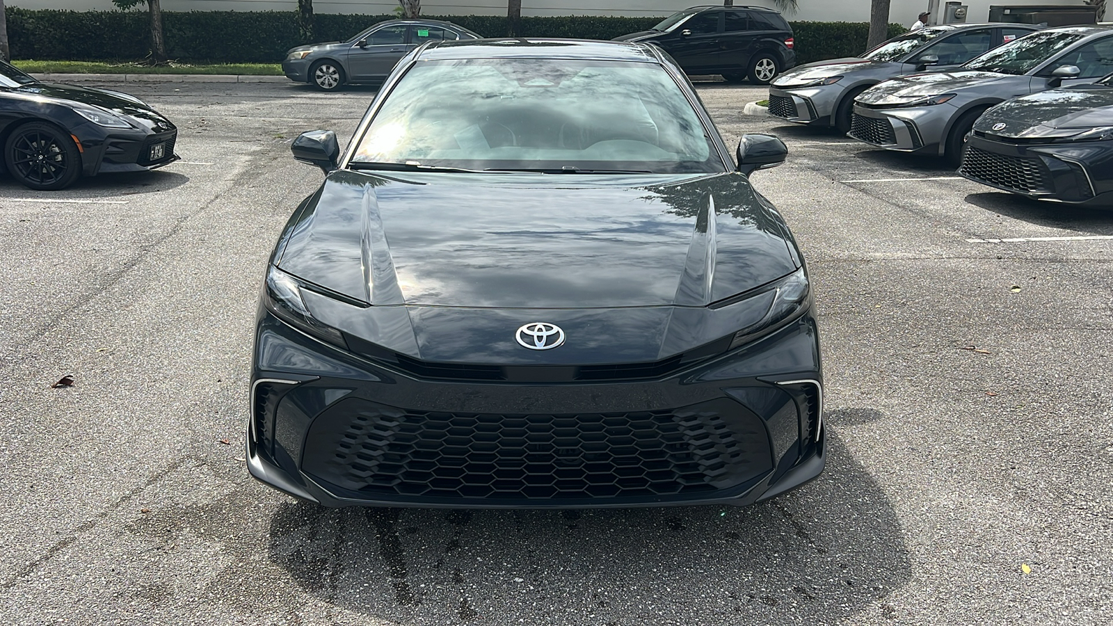 2025 Toyota Camry SE 2