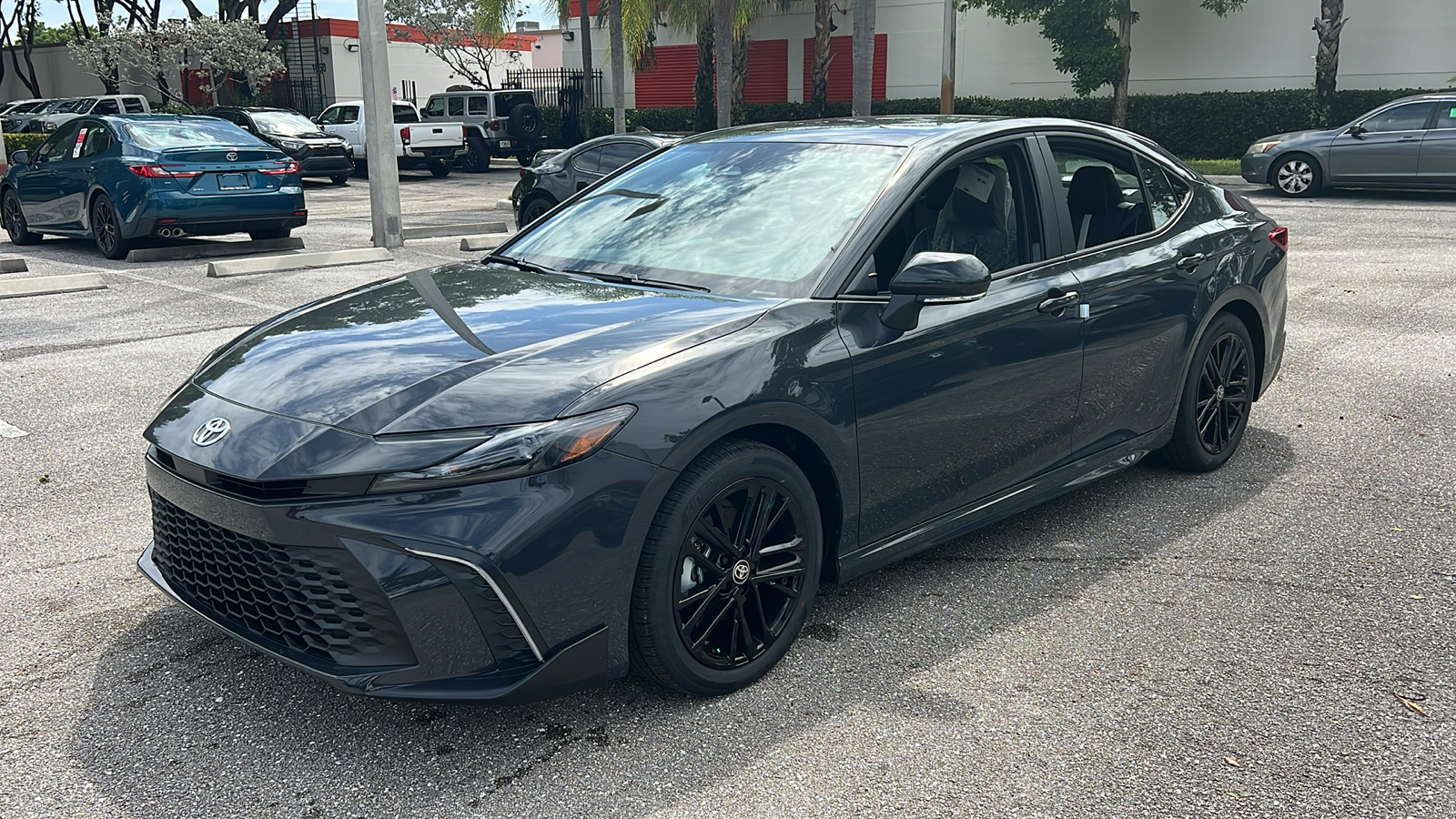 2025 Toyota Camry SE 3