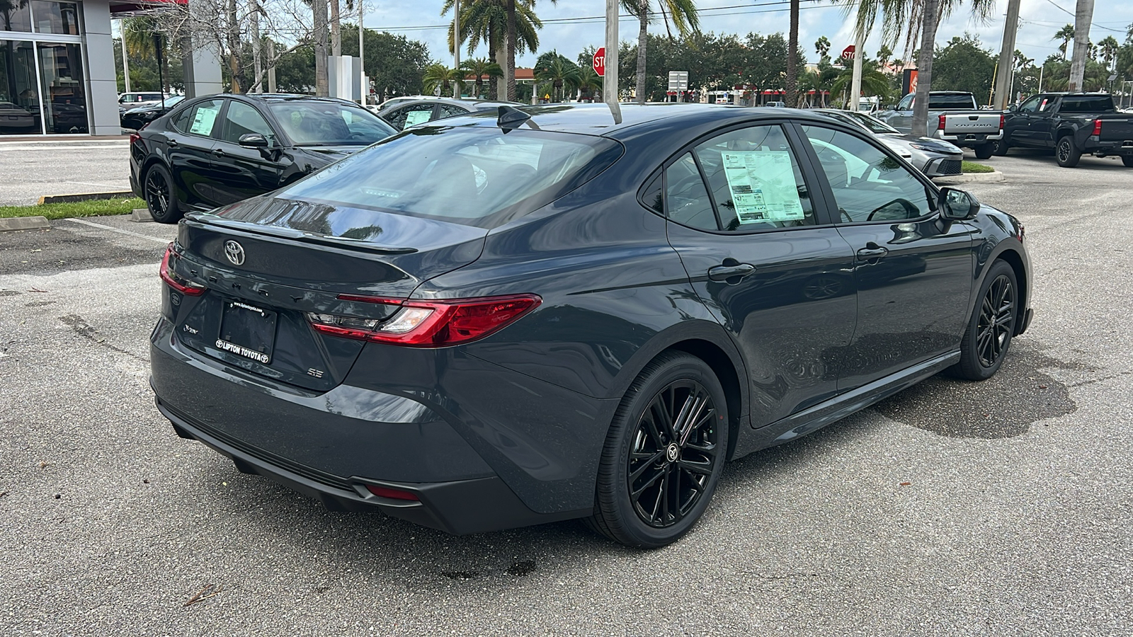 2025 Toyota Camry SE 10