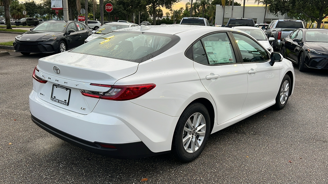 2025 Toyota Camry LE 10