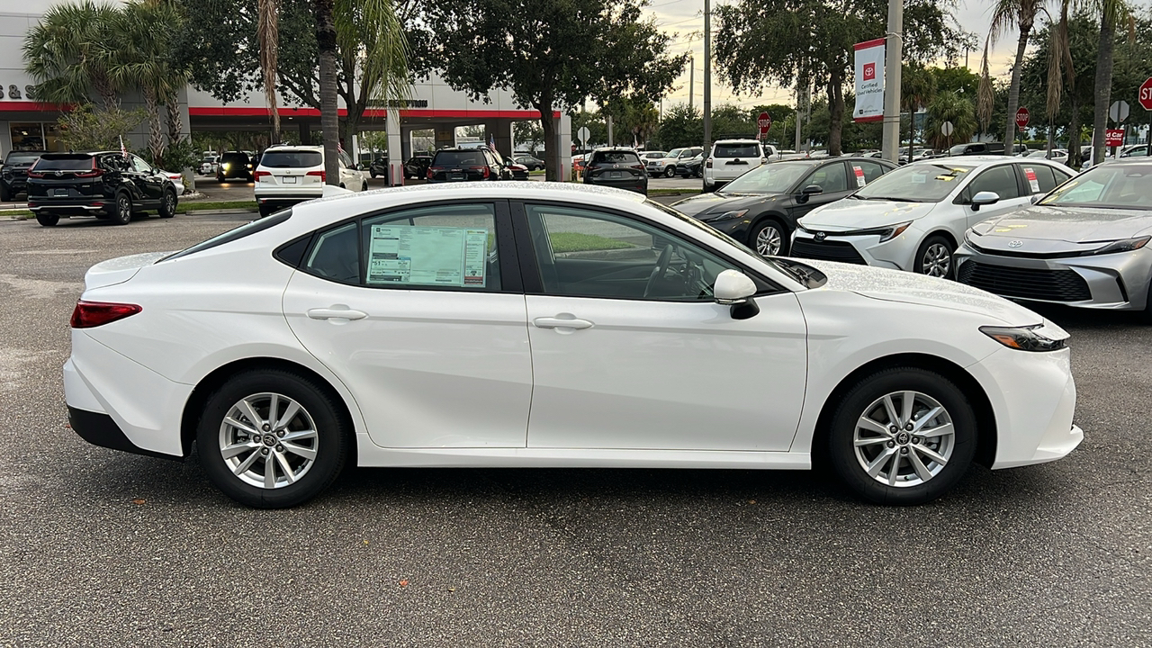 2025 Toyota Camry LE 11