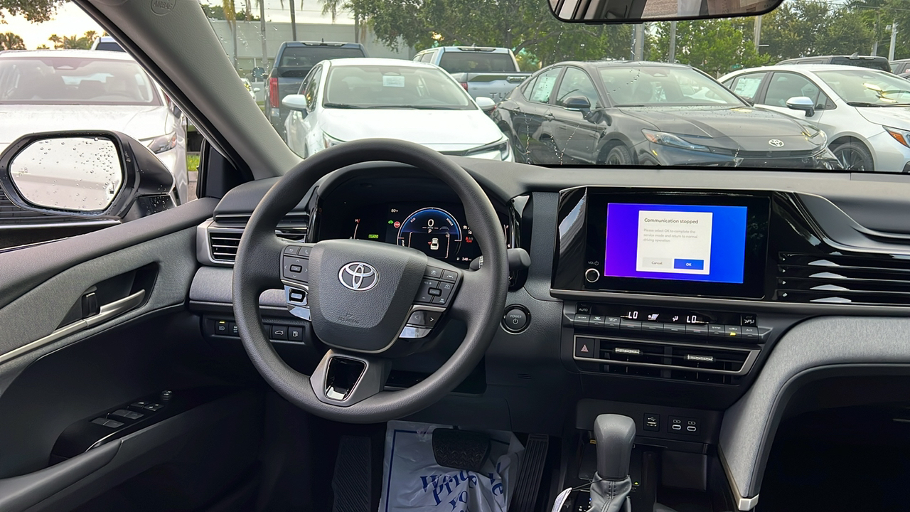 2025 Toyota Camry LE 14