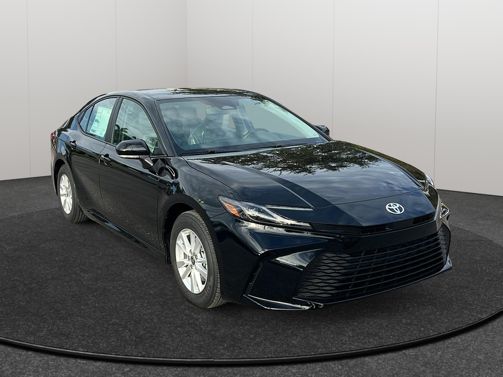 2025 Toyota Camry LE 1