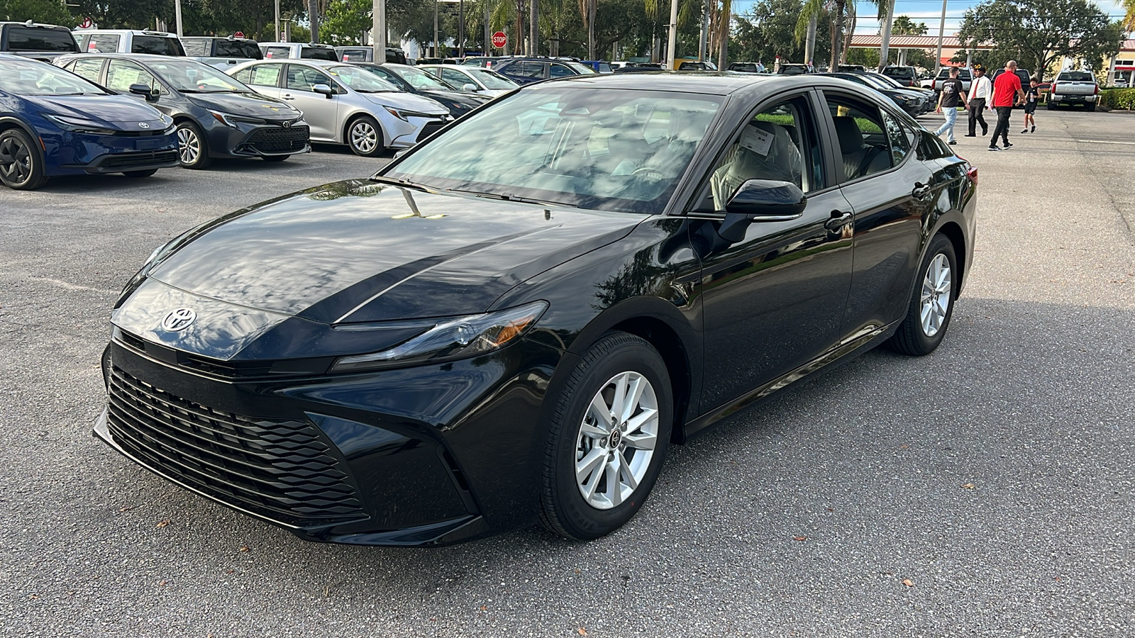 2025 Toyota Camry LE 3