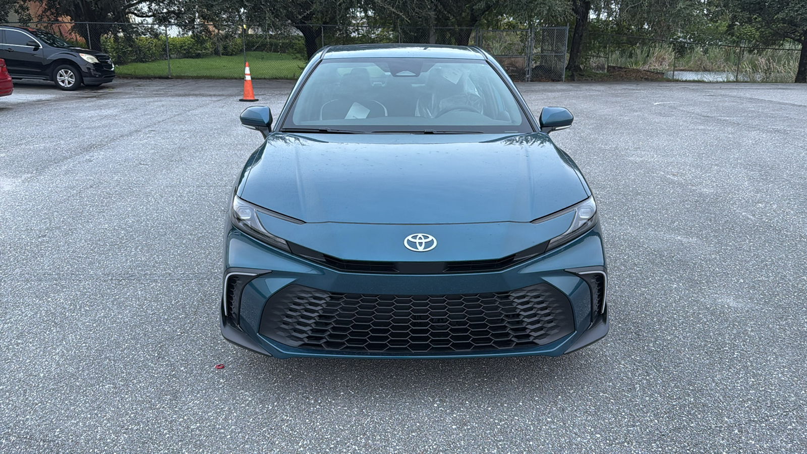 2025 Toyota Camry SE 2