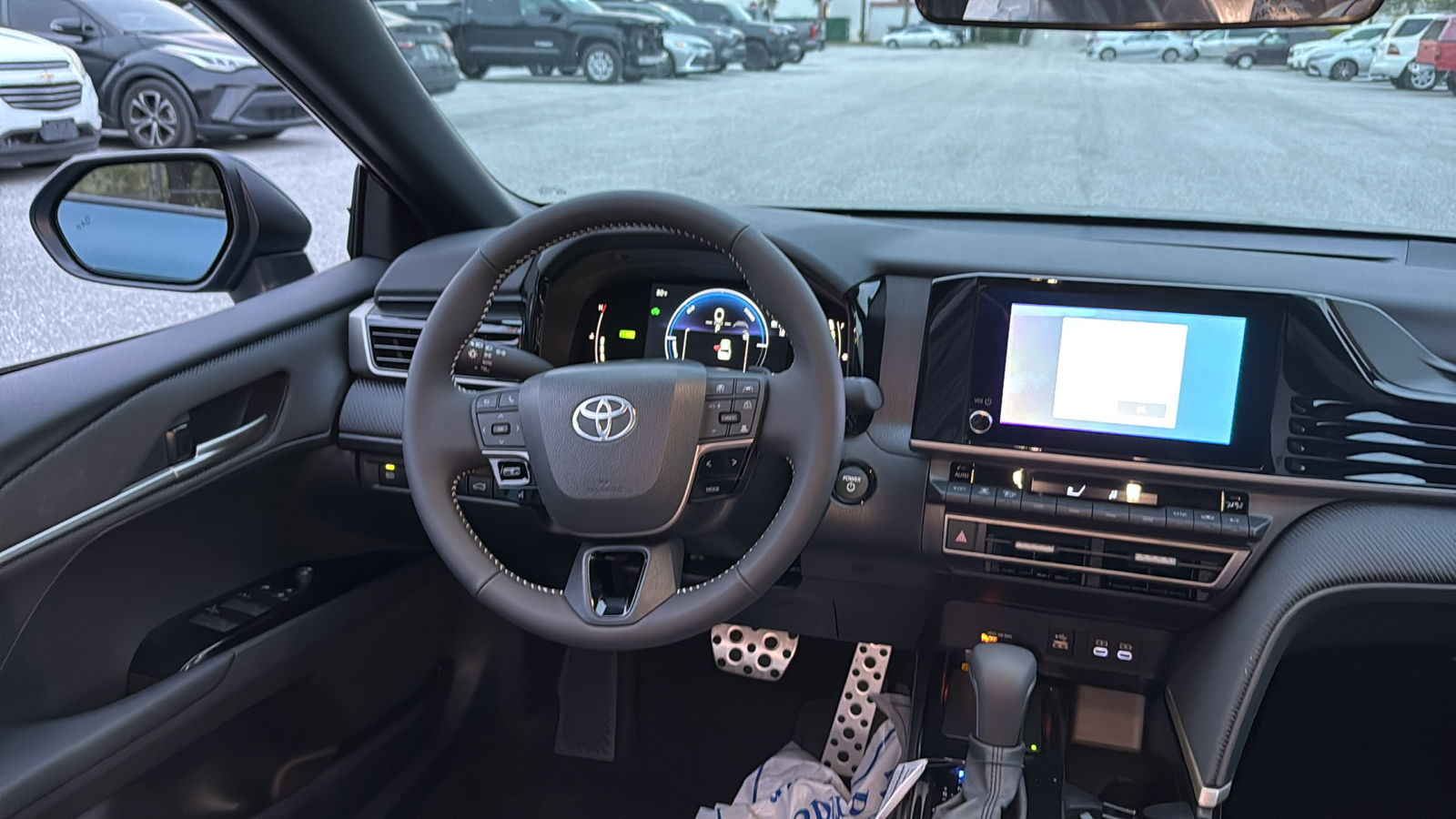 2025 Toyota Camry SE 15