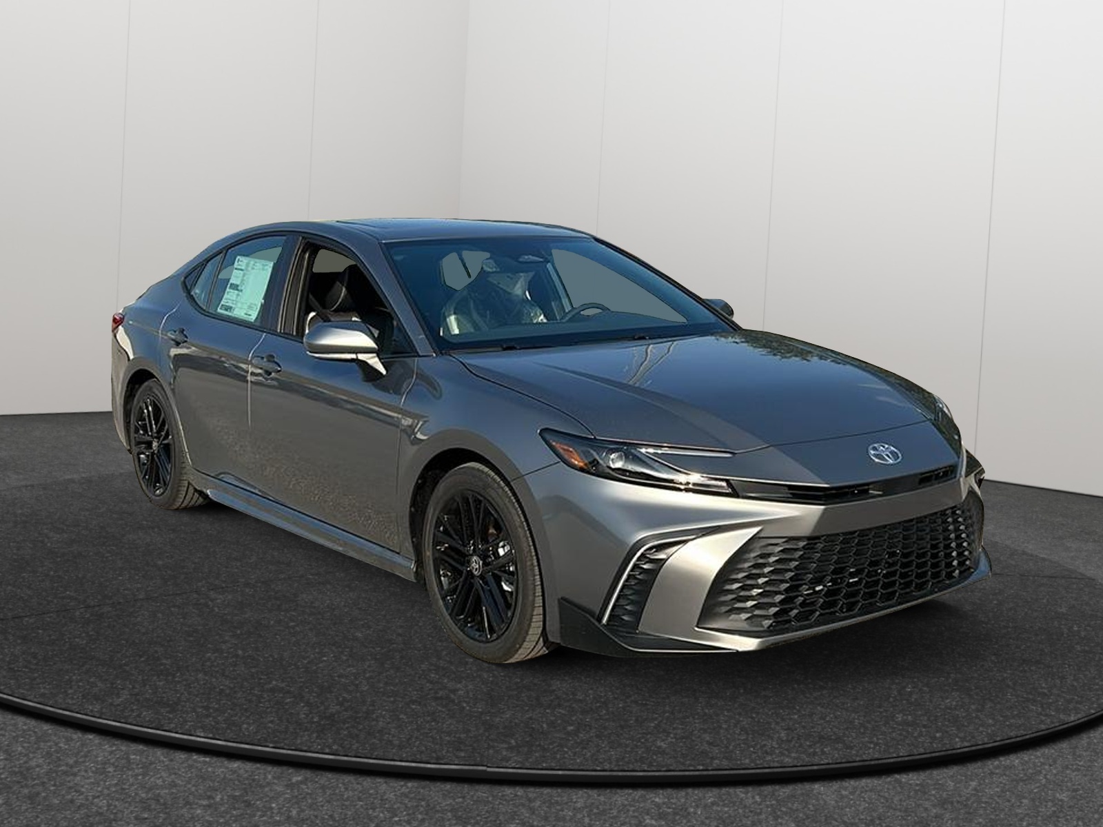 2025 Toyota Camry SE 1