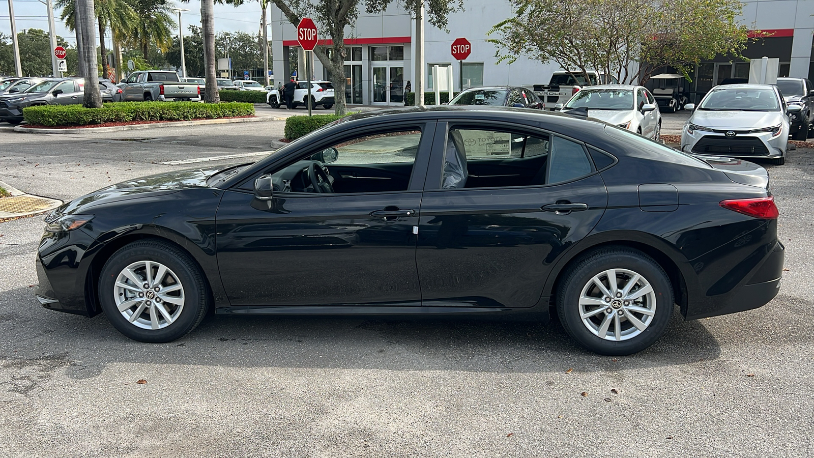 2025 Toyota Camry LE 4