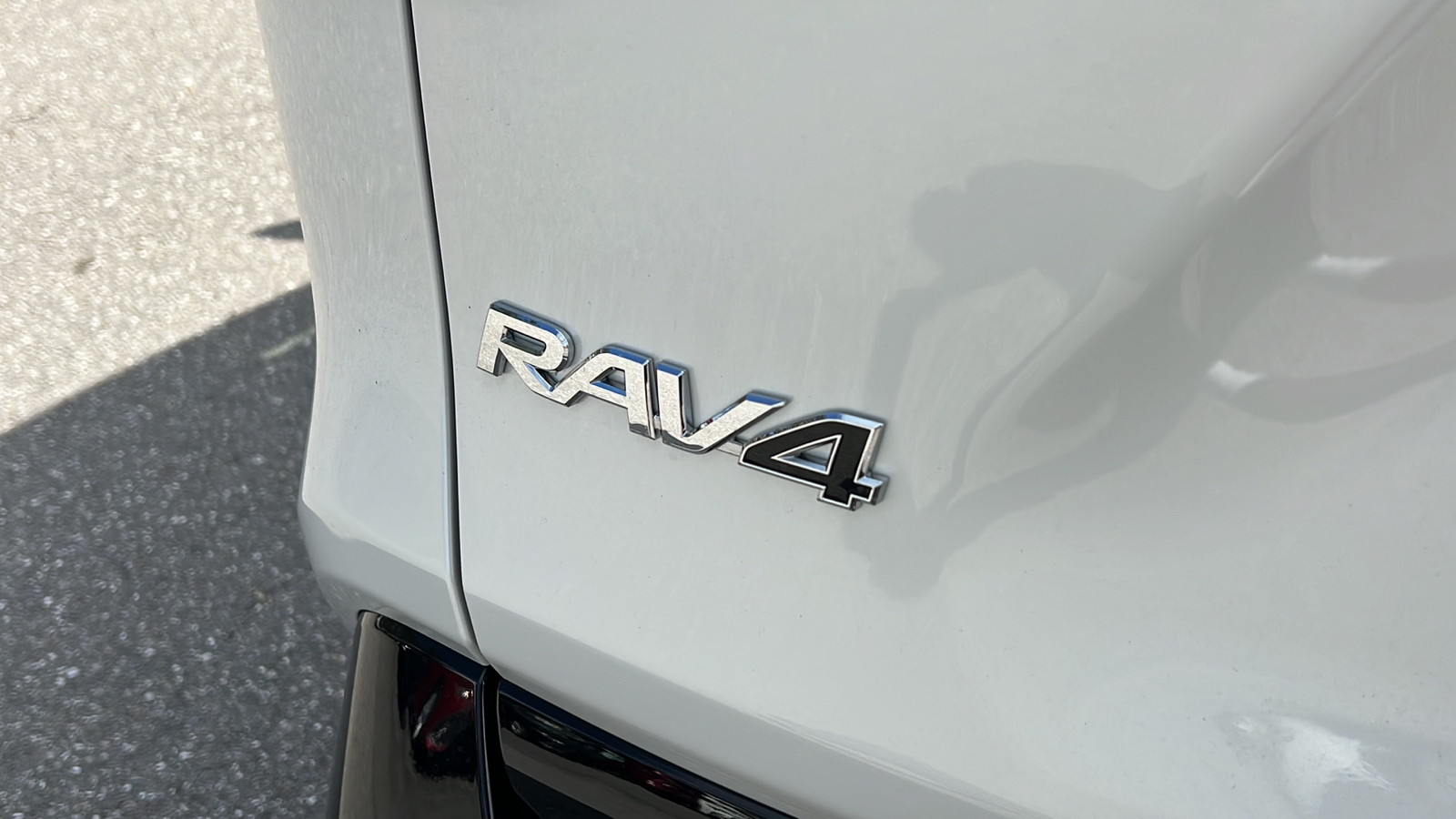 2023 Toyota RAV4 Hybrid XSE 7