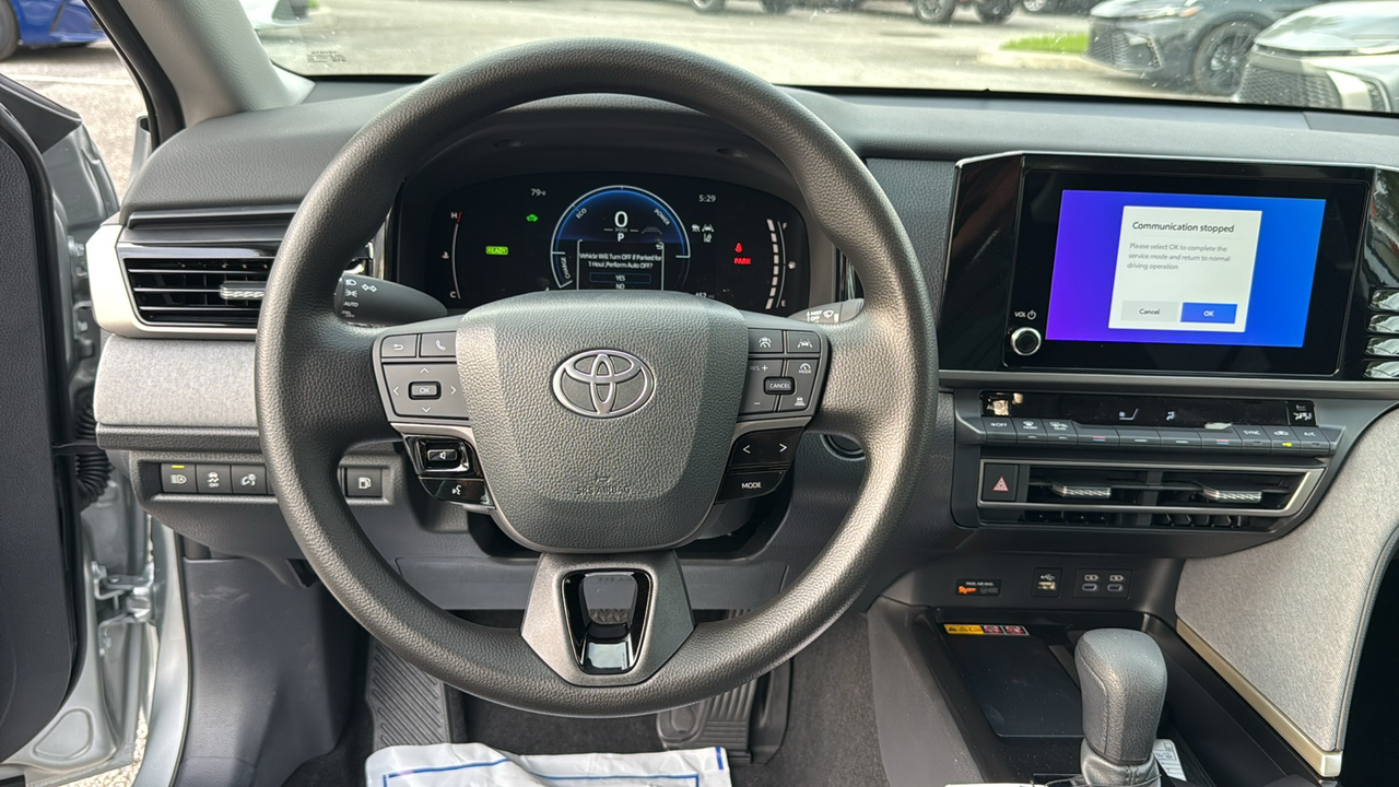 2025 Toyota Camry LE 21