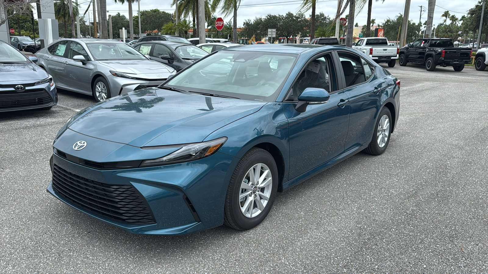 2025 Toyota Camry LE 3