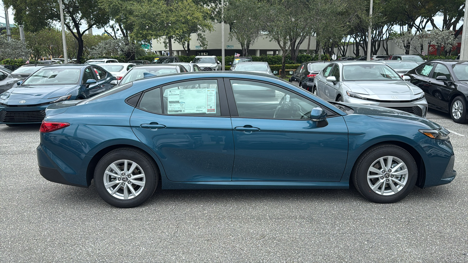 2025 Toyota Camry LE 11