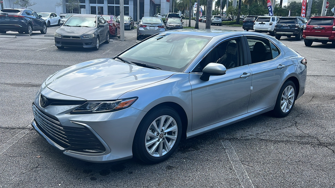 2024 Toyota Camry LE 3