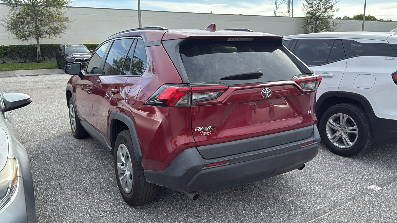 2019 Toyota RAV4 LE 4