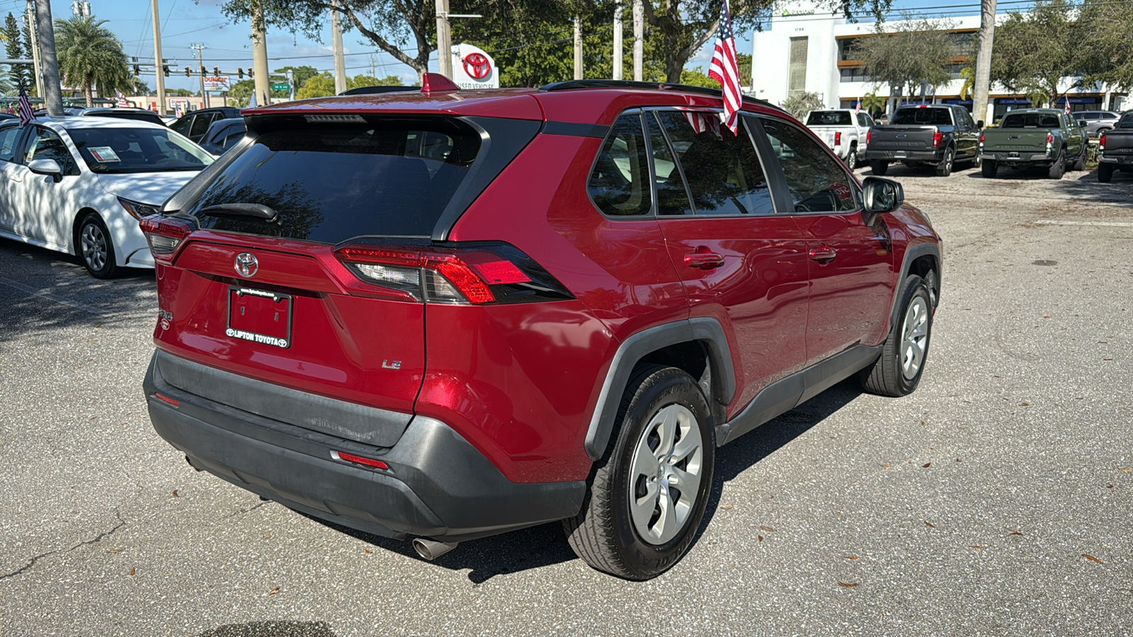 2019 Toyota RAV4 LE 10