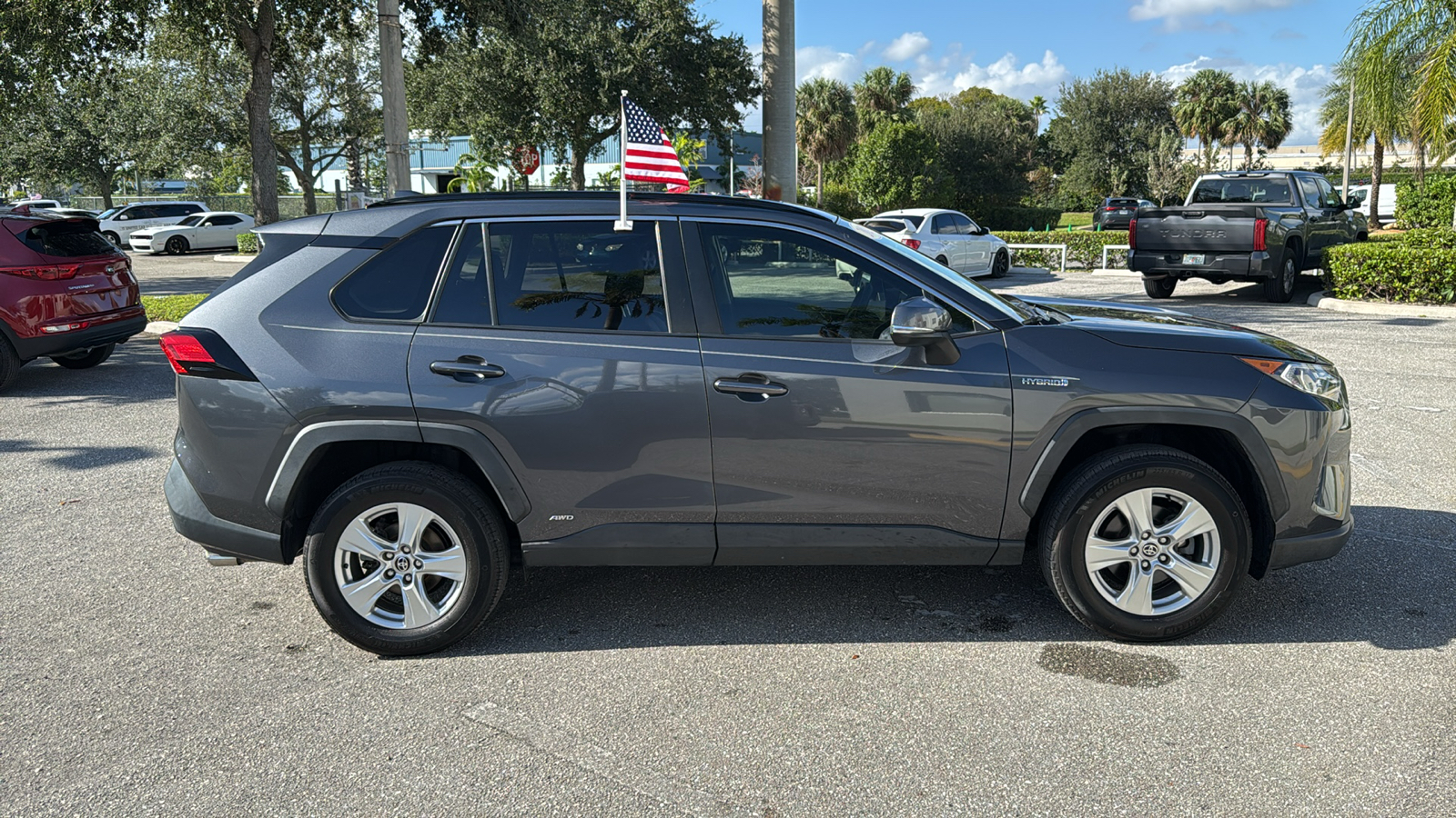 2020 Toyota RAV4 Hybrid XLE 11