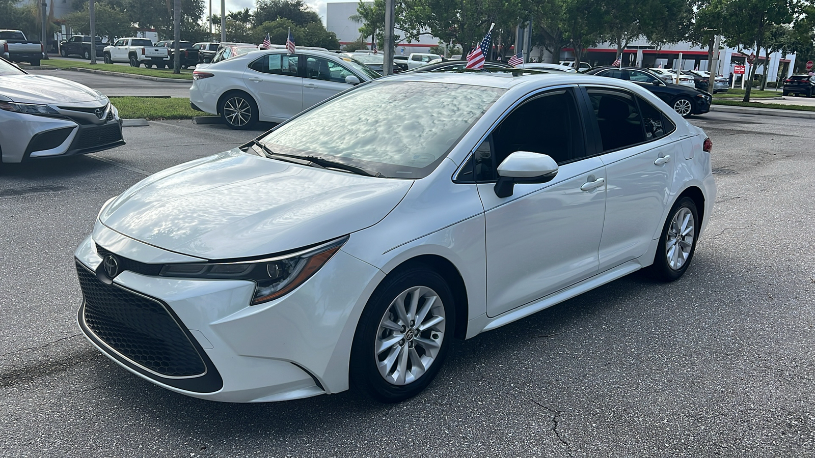 2022 Toyota Corolla XLE 3