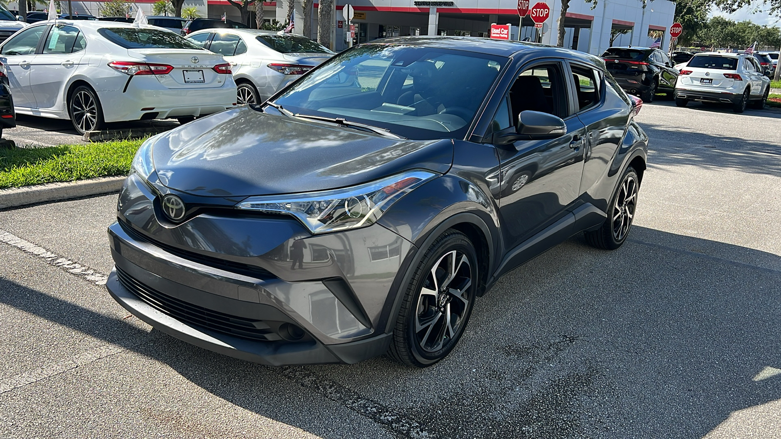 2018 Toyota C-HR XLE 3