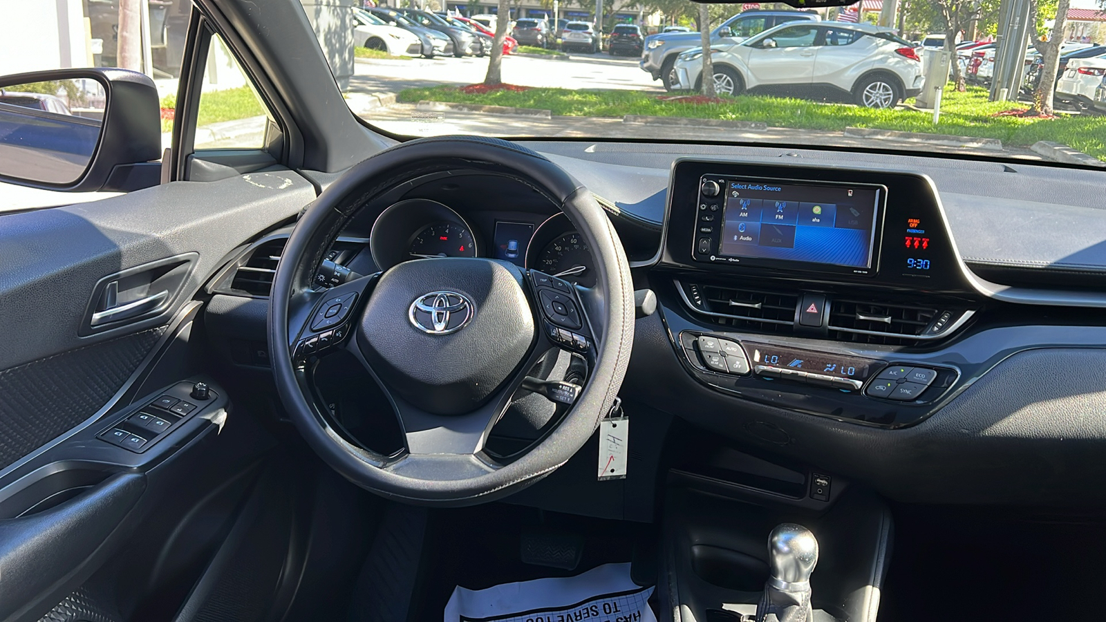 2018 Toyota C-HR XLE 13