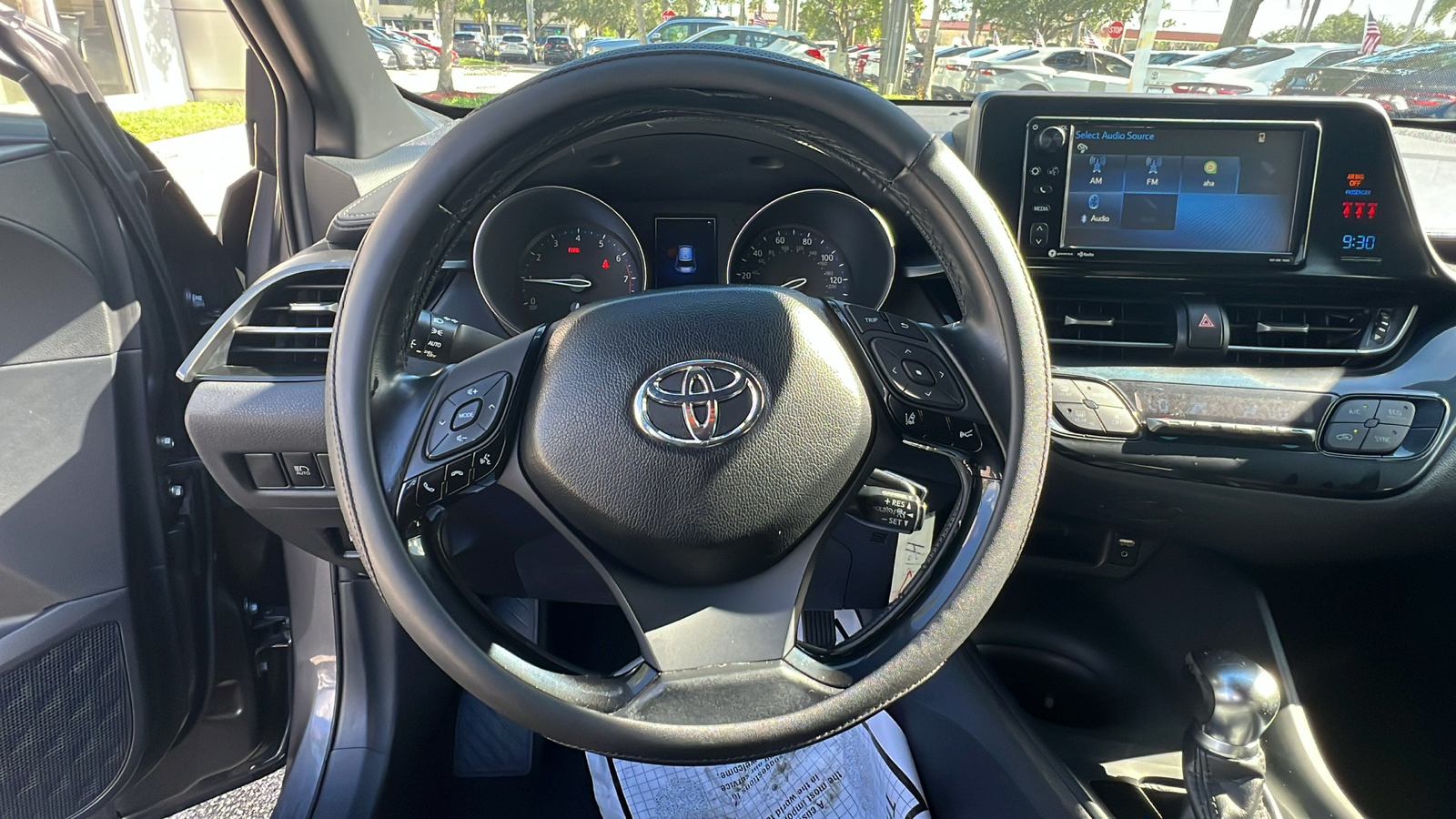 2018 Toyota C-HR XLE 18
