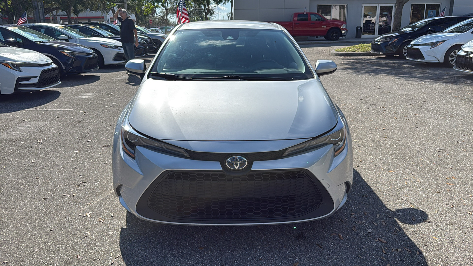 2022 Toyota Corolla Hybrid LE 2