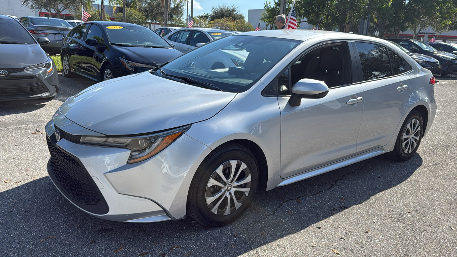 2022 Toyota Corolla Hybrid LE 3