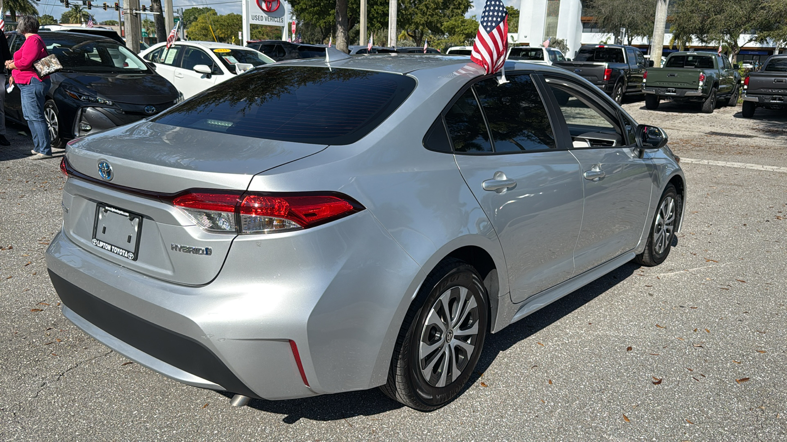 2022 Toyota Corolla Hybrid LE 10