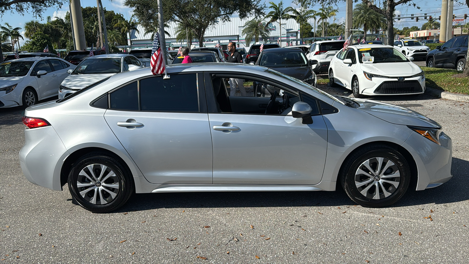 2022 Toyota Corolla Hybrid LE 11