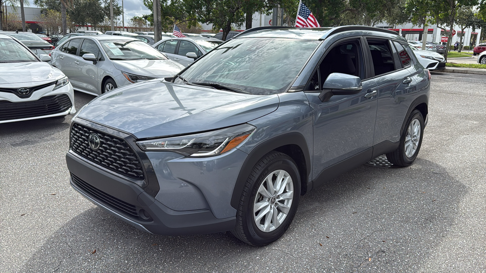 2022 Toyota Corolla Cross LE 3