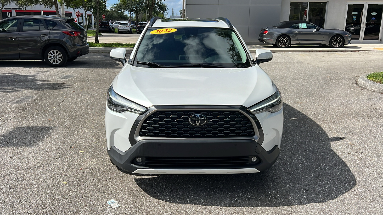 2022 Toyota Corolla Cross XLE 2