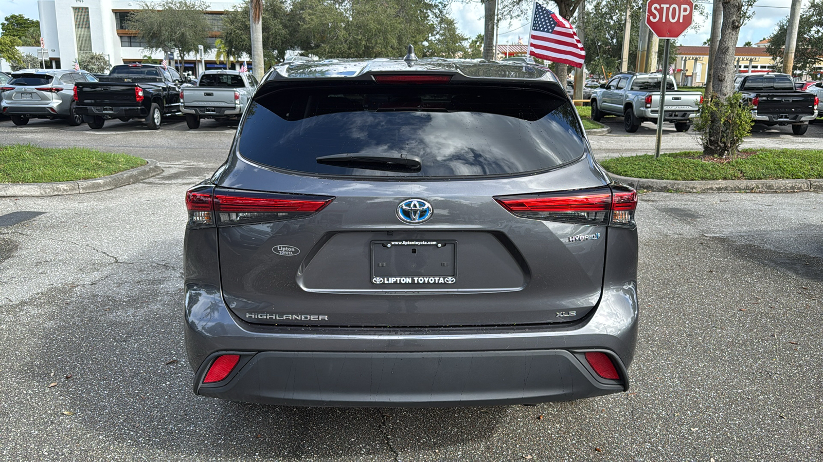 2023 Toyota Highlander Hybrid XLE 6