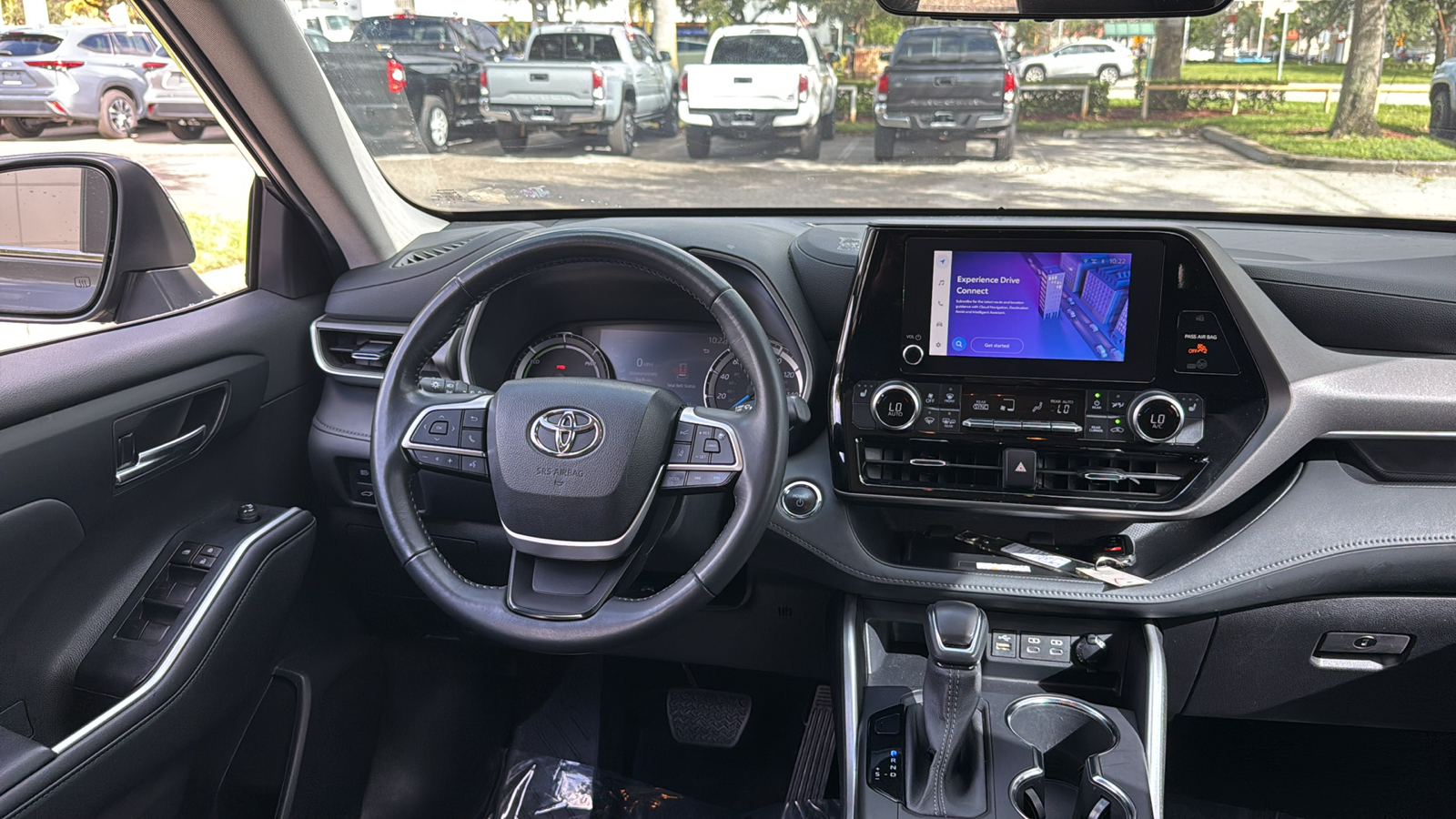 2023 Toyota Highlander Hybrid XLE 16