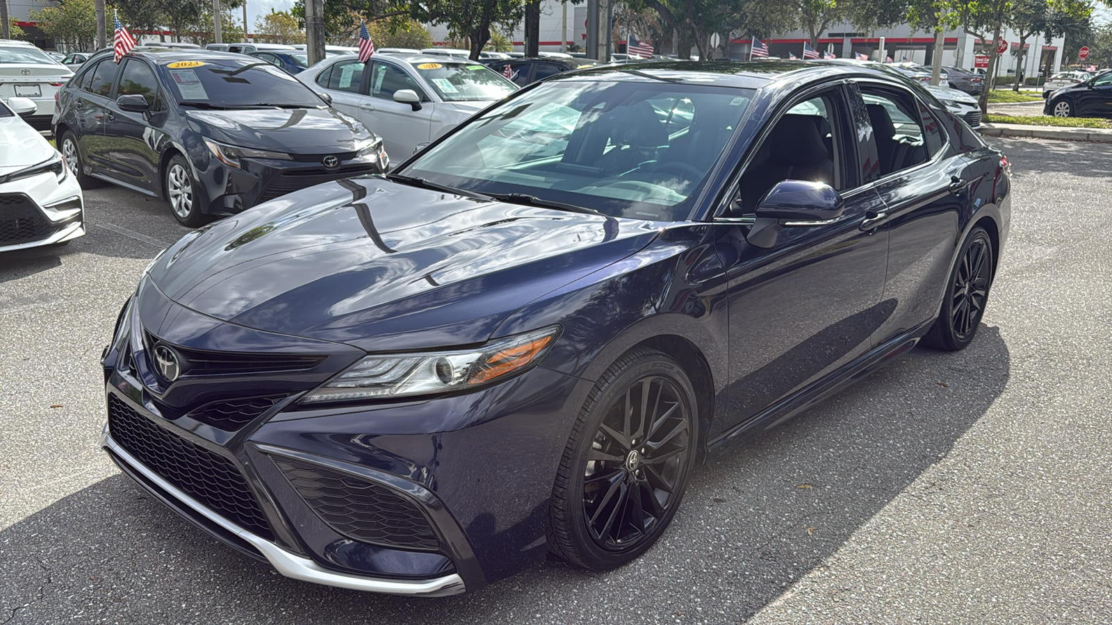 2022 Toyota Camry XSE 3