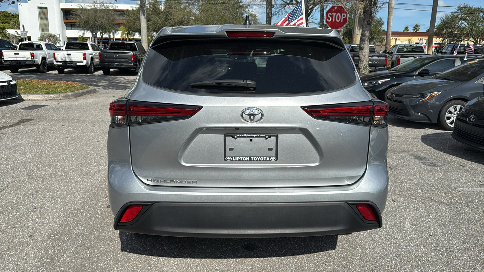 2023 Toyota Highlander L 6