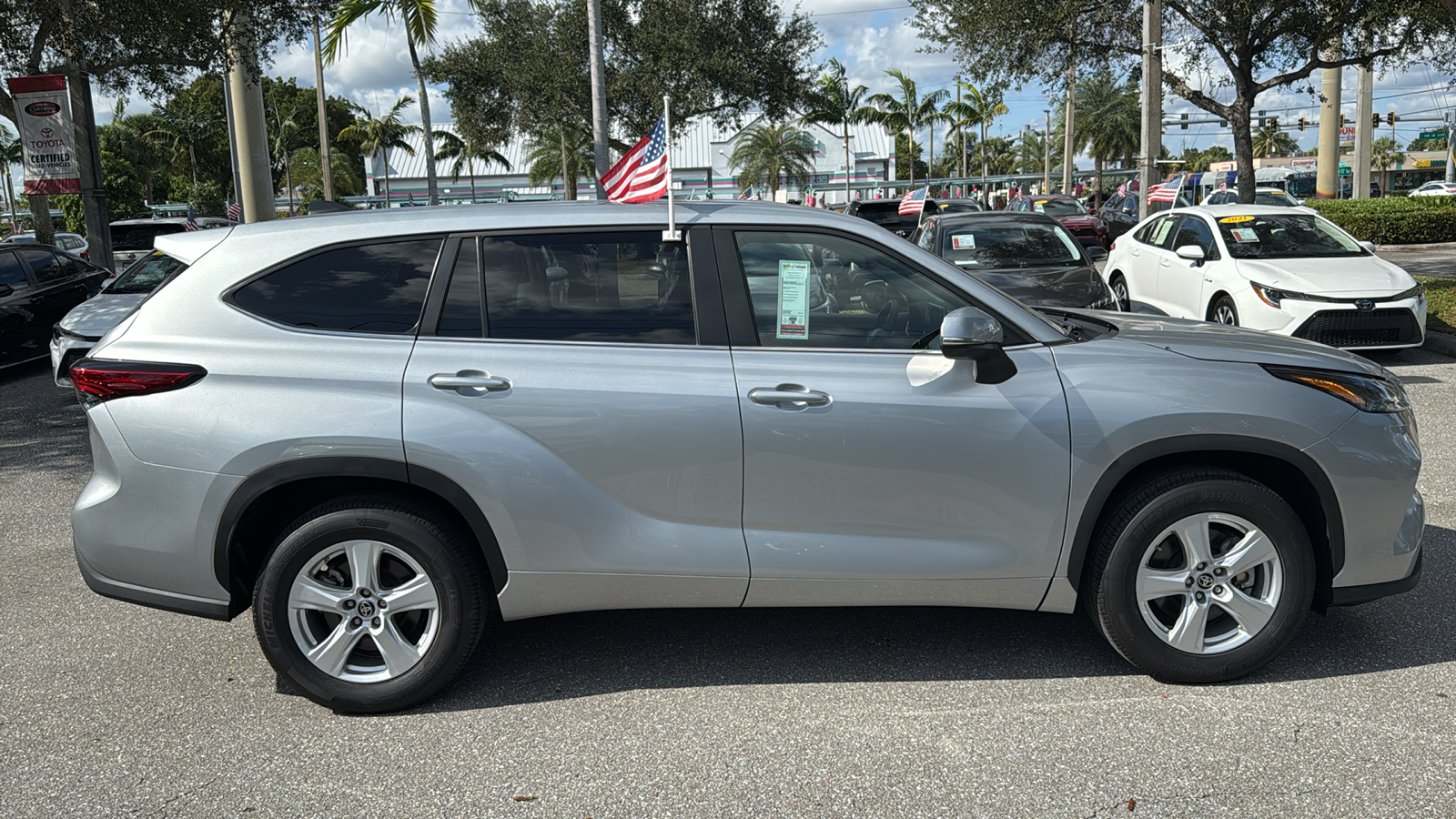 2023 Toyota Highlander L 10