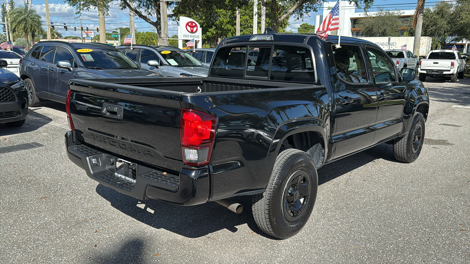 2022 Toyota Tacoma SR 8