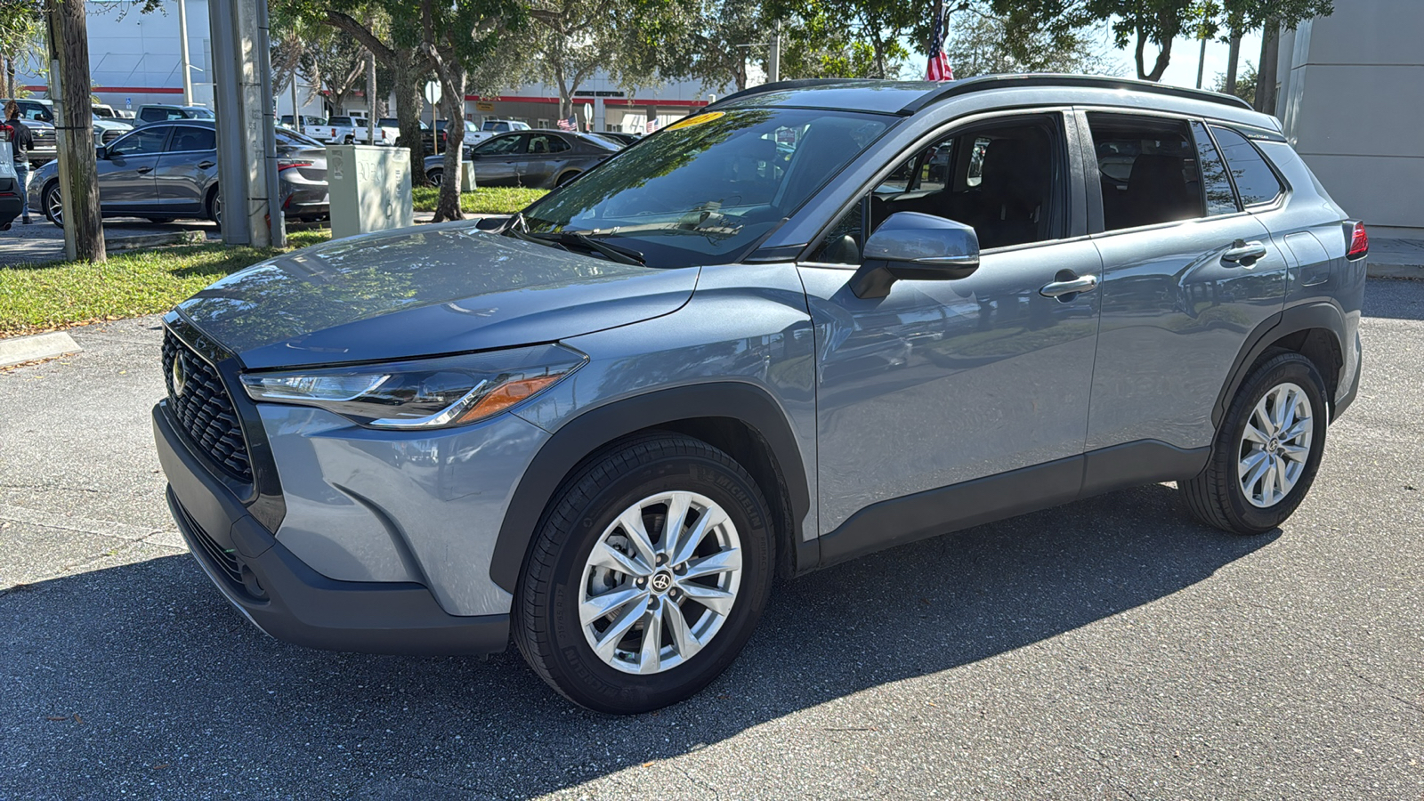 2023 Toyota Corolla Cross LE 3