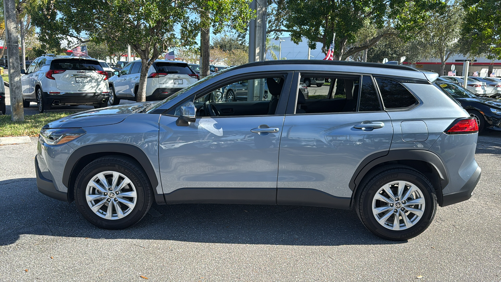 2023 Toyota Corolla Cross LE 4