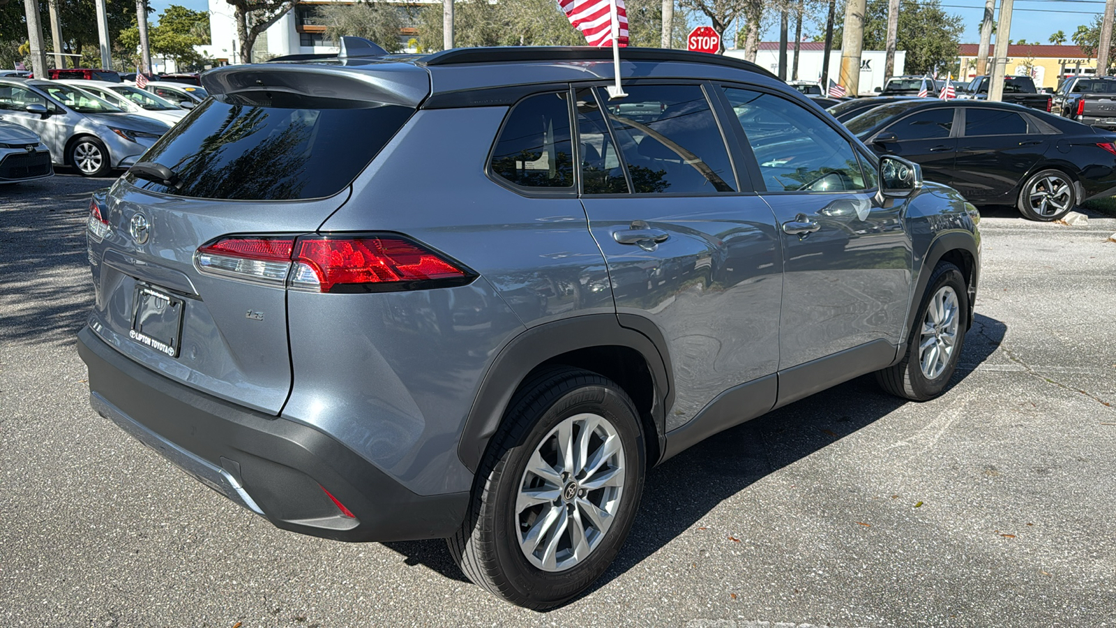 2023 Toyota Corolla Cross LE 10