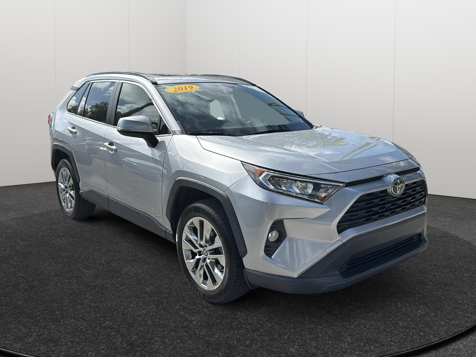 2019 Toyota RAV4 XLE Premium 1