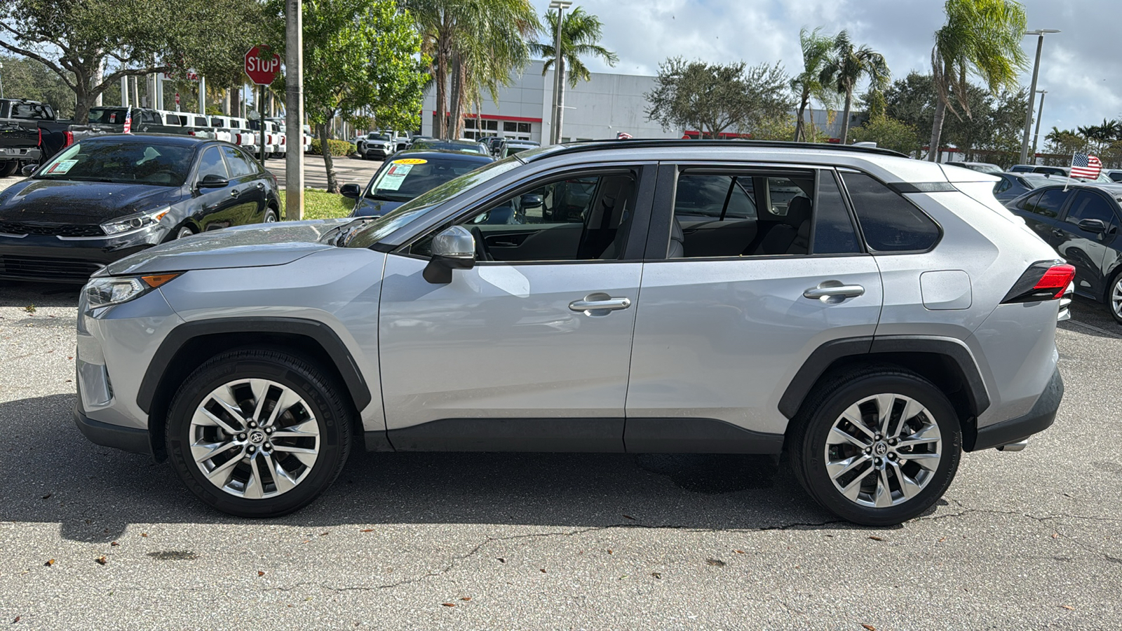 2019 Toyota RAV4 XLE Premium 4