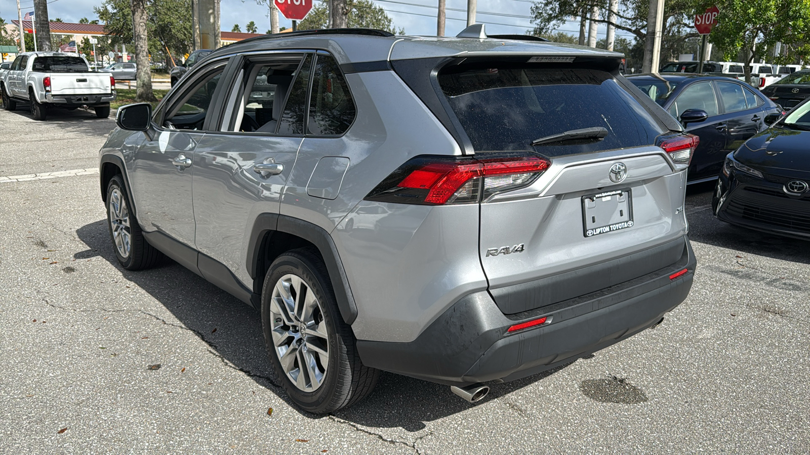 2019 Toyota RAV4 XLE Premium 5