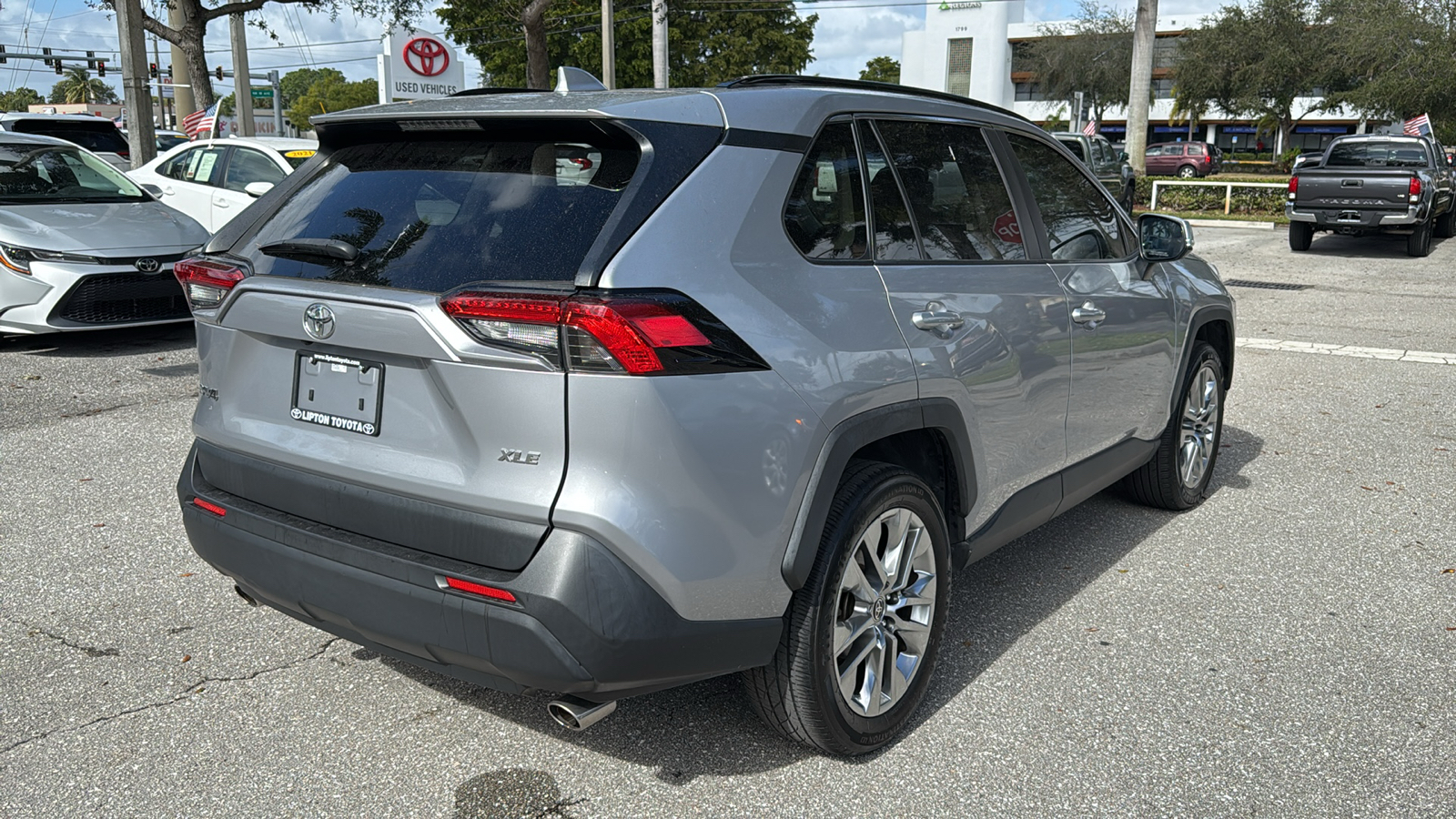 2019 Toyota RAV4 XLE Premium 10